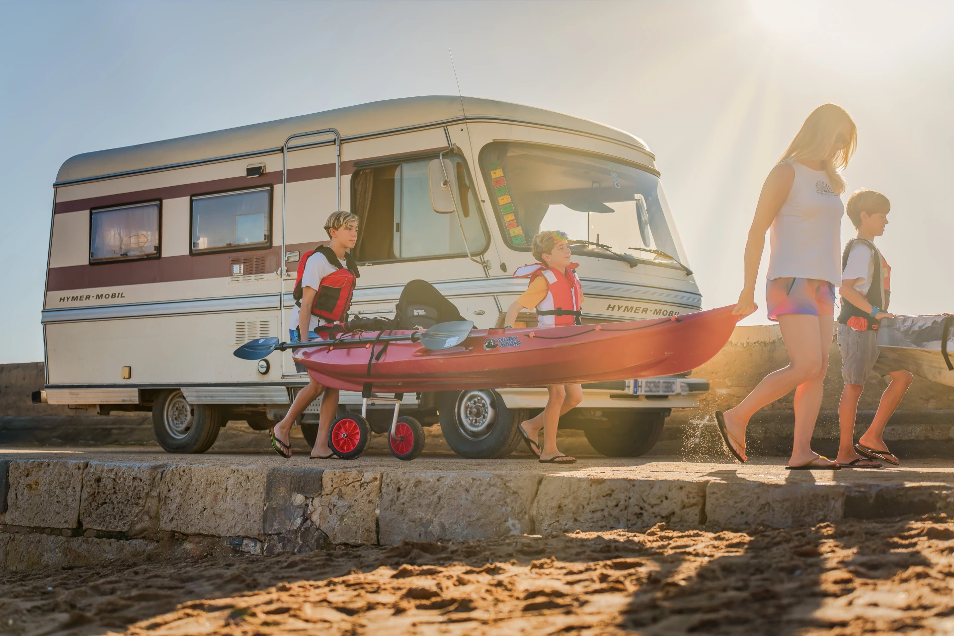 Foto di una Famiglia in Escursione con il Kayak
